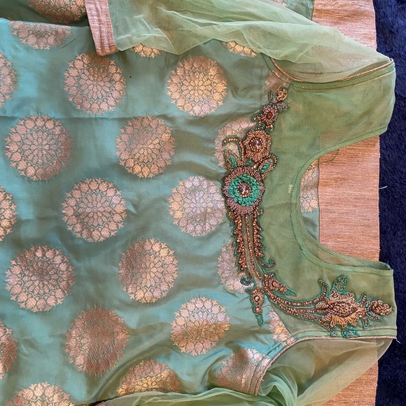 3 pice long shalwar with all over zari and stone work both sides - Picture 3 of 3
